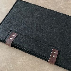 Felt iPad carrying case NWOT